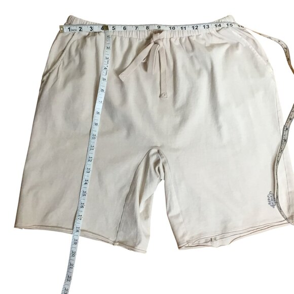 Free People Movement Hot Shot Easy Set Cashmere Cream NWOT  L Cropped Top Shorts - Picture 4 of 6